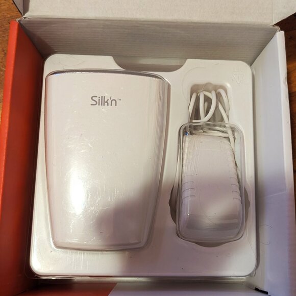 Silk'n Jewel Hair Removal Device - Picture 1 of 3